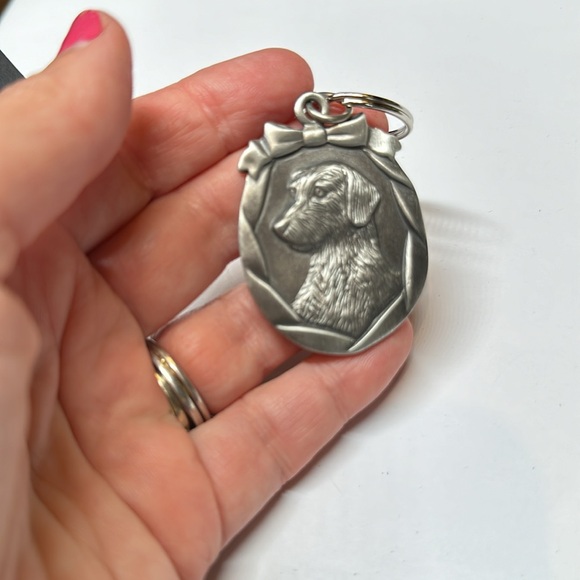 Avon pewter dog keychain family favorites keychain 1994 - Picture 5 of 6